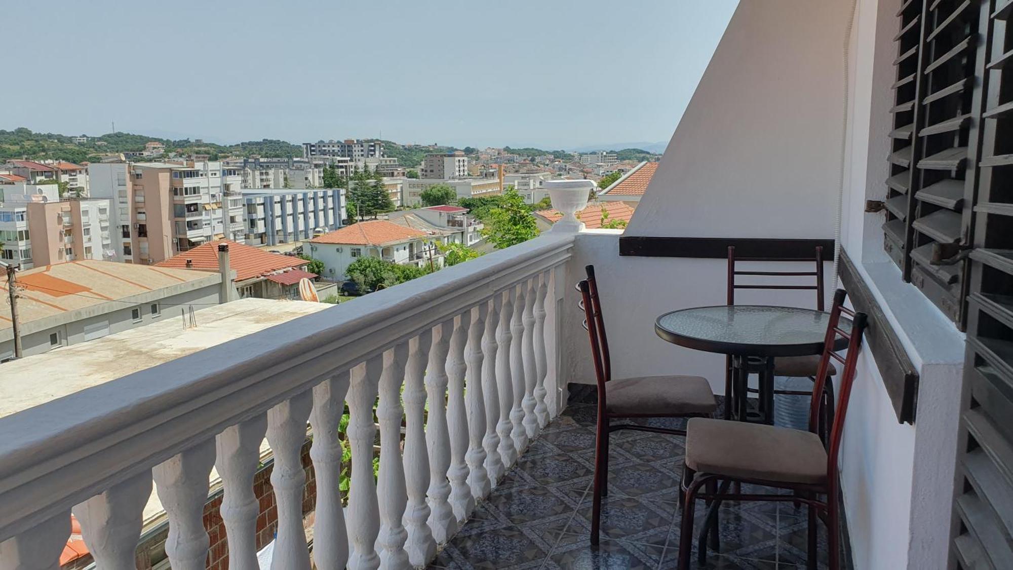 Guesthouse Sinani 울친 외부 사진