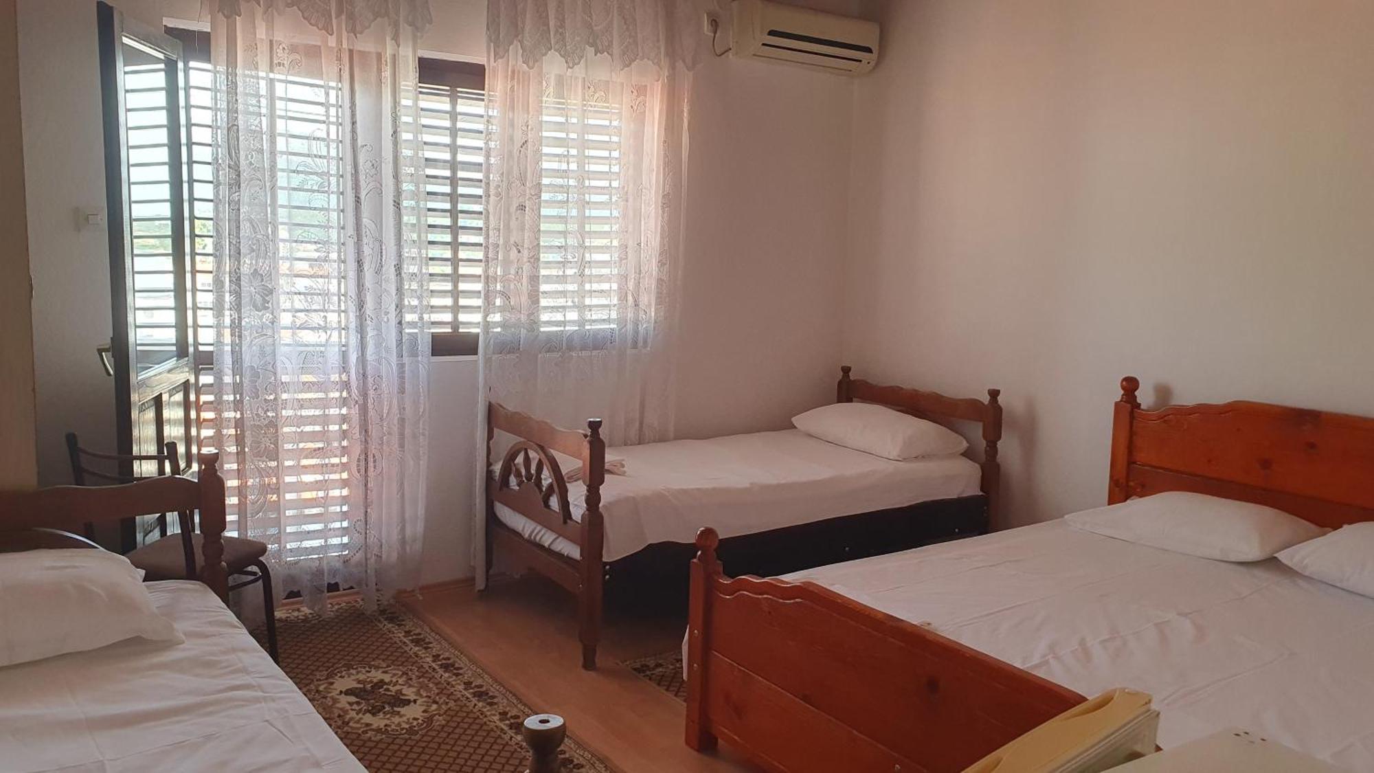 Guesthouse Sinani 울친 외부 사진